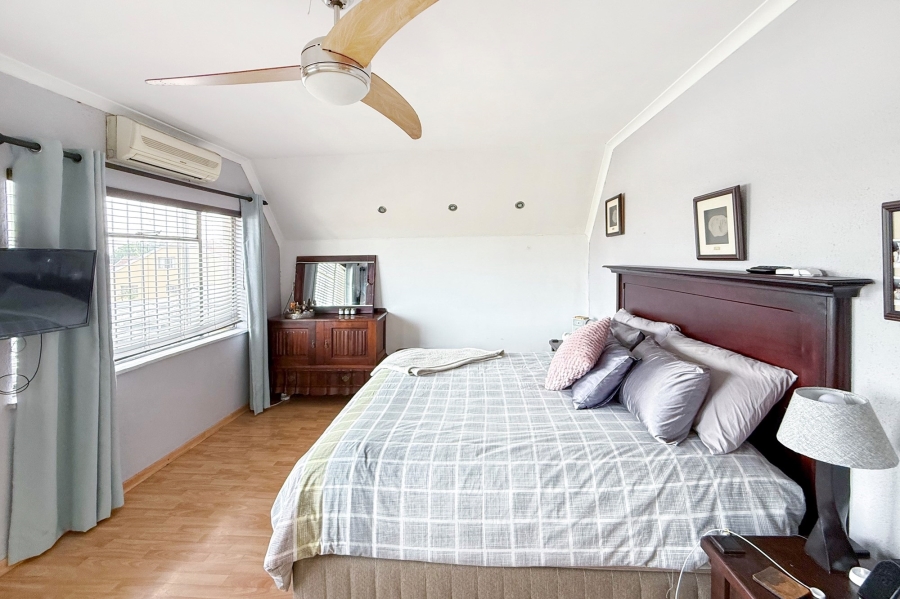 4 Bedroom Property for Sale in Bothasig Western Cape
